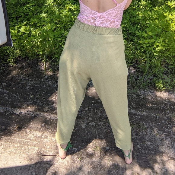 Babytayebae Other Asos Belted Green Balloon Capris Pants W Pockets